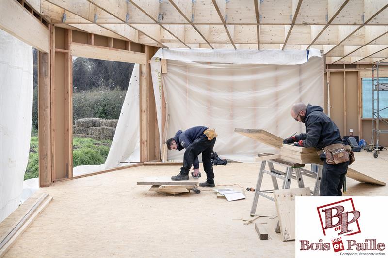 Maison ossature bois isolée en paille à Poitiers (86)